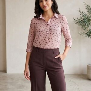 Chic Floral Blouse in Soft Pink
